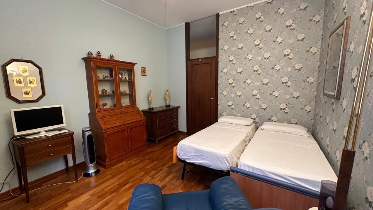 Dehomes - Two Bedrooms, Terrace, Wi-Fi, Tram To Centre & Rho Fiera 밀라노 외부 사진