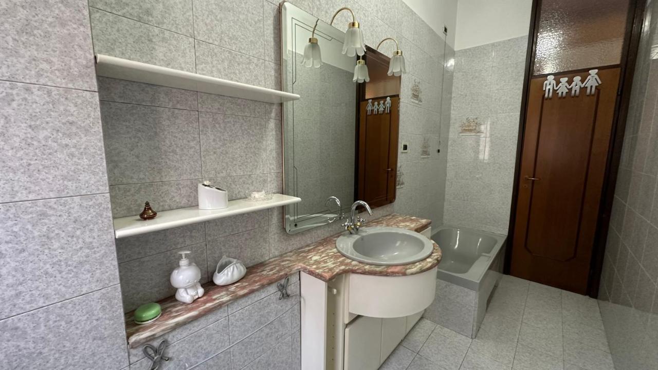 Dehomes - Two Bedrooms, Terrace, Wi-Fi, Tram To Centre & Rho Fiera 밀라노 외부 사진